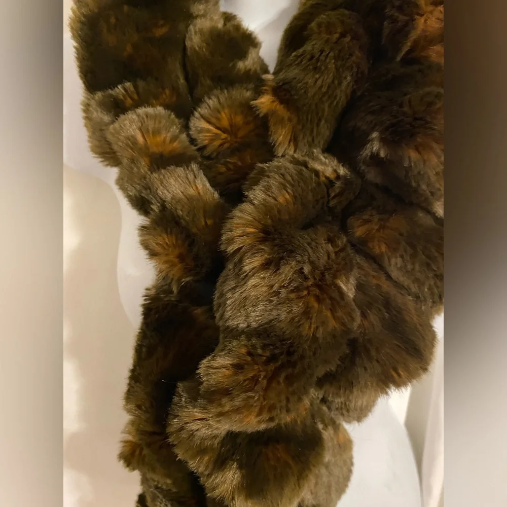 Donna Salyers Fabulous Furs Luxe Brown Faux Fur Curled Elastic Loop Neck Scarf - Picture 2 of 4